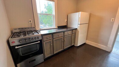 1831 Francis Ave SE in Grand Rapids, MI - Building Photo - Building Photo