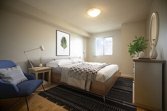The Elmwoods in Mississauga, ON - Building Photo - Building Photo