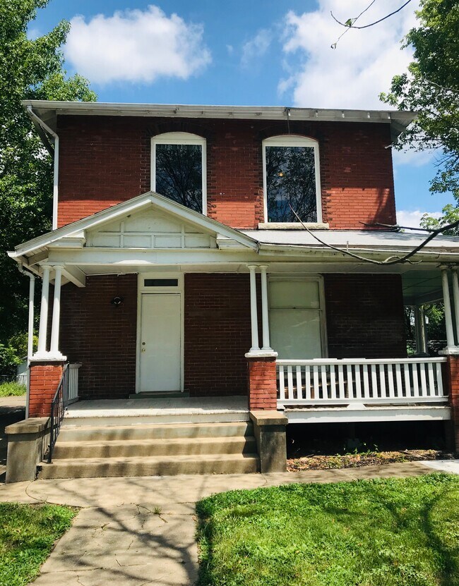 1522 N. Grant Apartments and Nearby Springfield Apartments For Rent