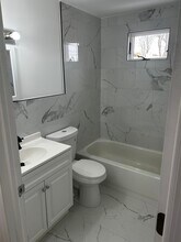 143 Armstrong Ave, Unit First Floor in Staten Island, NY - Foto de edificio - Building Photo