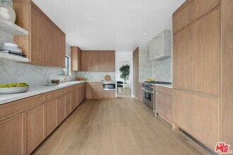 8620 Skyline Dr in Los Angeles, CA - Building Photo - Building Photo