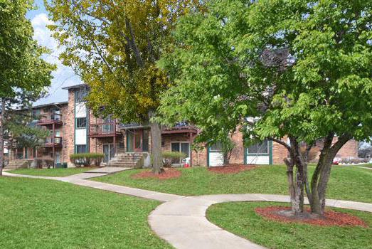 Olympic Village Apartments in Chicago Heights, IL - Building Photo