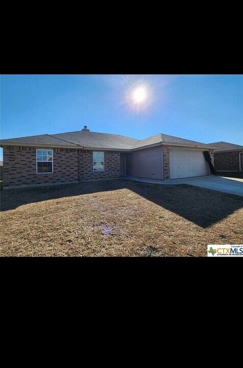 3802 Clementine Dr in Killeen, TX - Building Photo