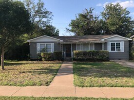 3807 28th St in Lubbock, TX - Building Photo