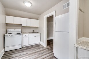 1201 Michigan St in Oshkosh, WI - Building Photo