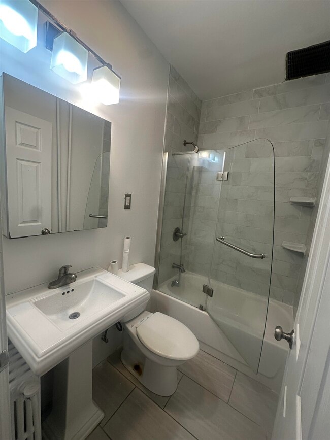 607 18th St in Union City, NJ - Building Photo - Building Photo