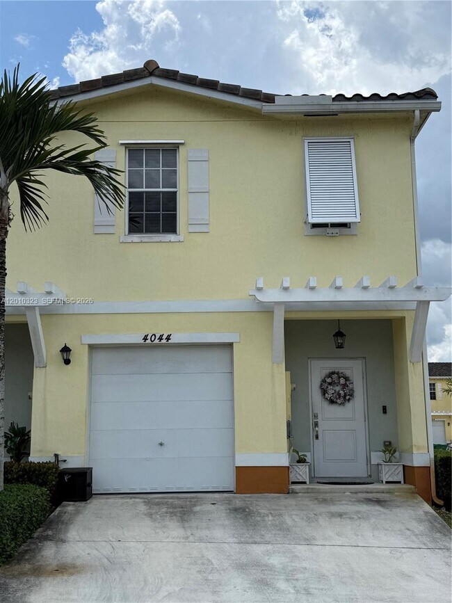 4044 NW 11th St in Lauderhill, FL - Building Photo - Building Photo