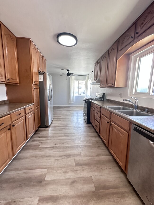 1405 Skyline Dr in Lemon Grove, CA - Building Photo - Building Photo