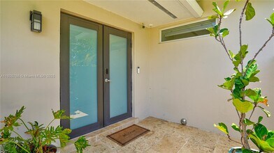 9573 SW 57th St in Miami, FL - Building Photo - Building Photo