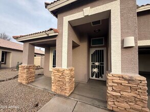 1567 N Tucana Ct in Gilbert, AZ - Foto de edificio - Building Photo
