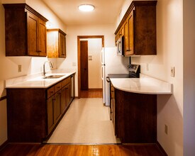 The Heritage Apartments in Edina, MN - Building Photo - Building Photo