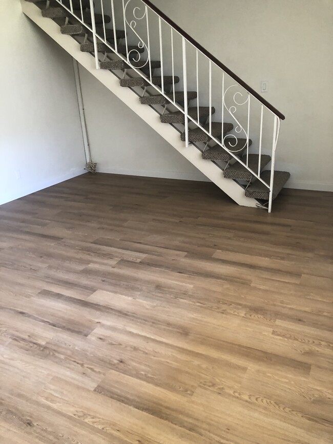 12052 Bailey St, Unit 2 in Garden Grove, CA - Building Photo - Building Photo