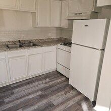 8809 Etiwanda Ave in Northridge, CA - Building Photo - Building Photo