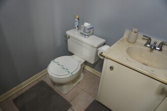 5 Castlebar Ct in Timonium, MD - Building Photo - Building Photo