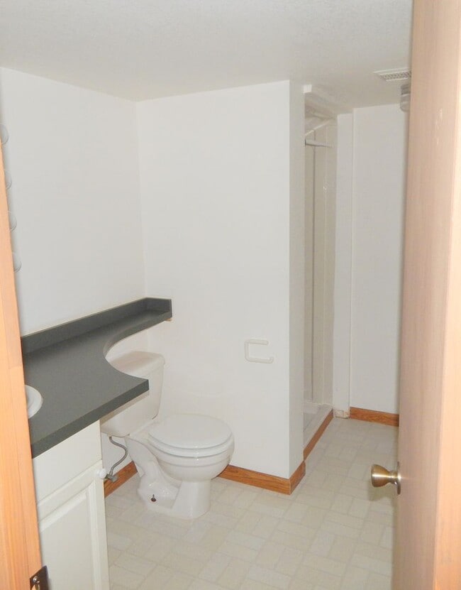 718 Justice Dr in Fort Collins, CO - Foto de edificio - Building Photo