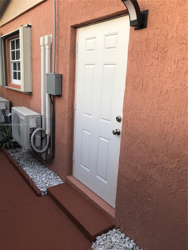 44XX NW 179th St in Opa Locka, FL - Building Photo - Building Photo