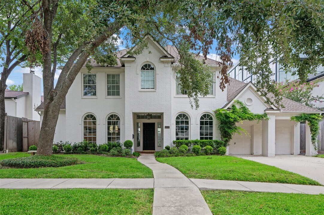 4006 Chatham Ln in Houston, TX - Building Photo