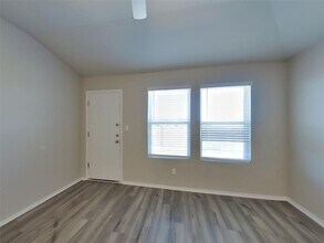 5104 Saddle Clb Dr in Georgetown, TX - Foto de edificio - Building Photo