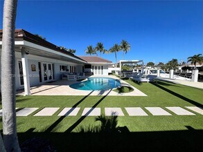5510 Bayview Dr in Fort Lauderdale, FL - Foto de edificio - Building Photo