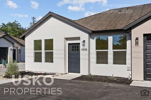 4385 El Camino Ave in Sacramento, CA - Building Photo