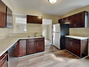 1112 Brookwood St in Bensenville, IL - Building Photo - Building Photo