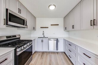 600 S York St in Elmhurst, IL - Building Photo - Building Photo