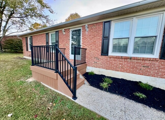 113 Meadow Ln in Bardstown, KY - Building Photo - Building Photo