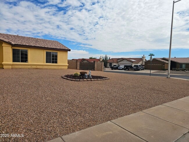 3653 Pso Santa Clara in Sierra Vista, AZ - Foto de edificio - Building Photo