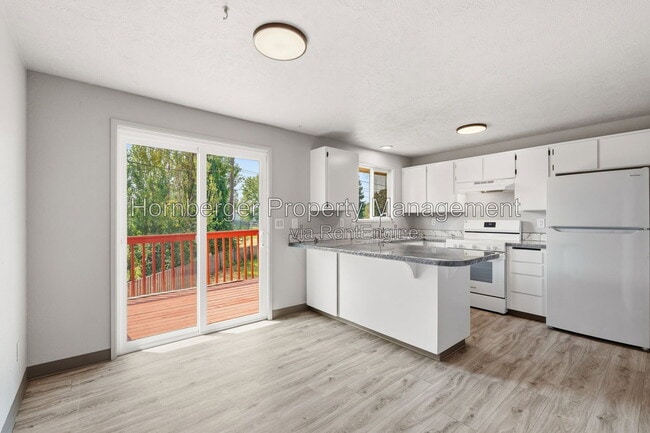property at 1721 N Glenn Rd