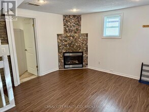 3 Ekins Lane in Thorold, ON - Building Photo - Building Photo