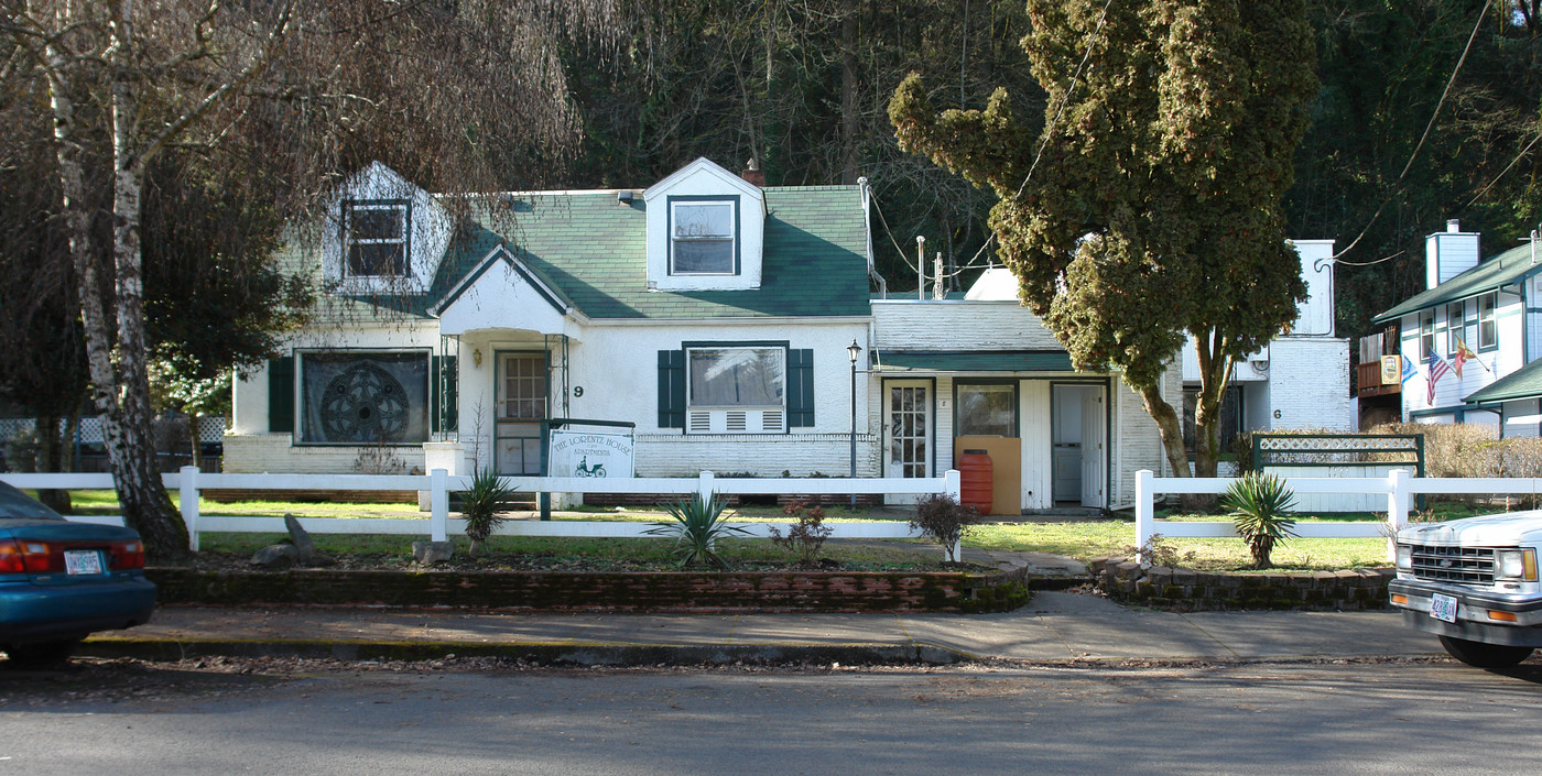 The Lorentz House Apartments in Springfield, OR - Building Photo