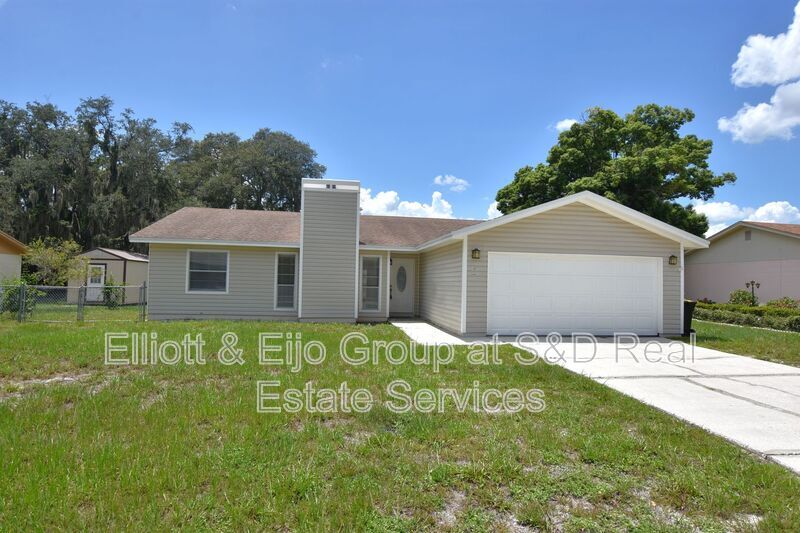 407 Hickory Ln in Winter Haven, FL - Foto de edificio