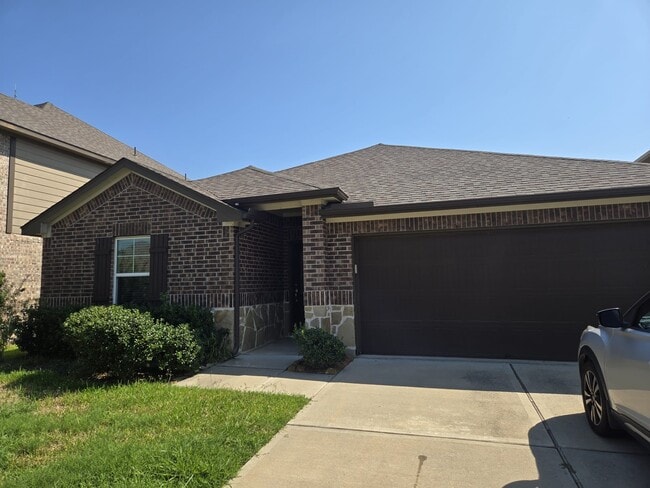 property at 2815 Dry Creek Dr