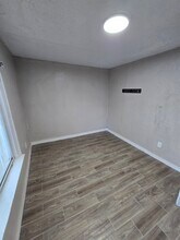 15820 NW 39th Ct in Opa Locka, FL - Building Photo - Building Photo