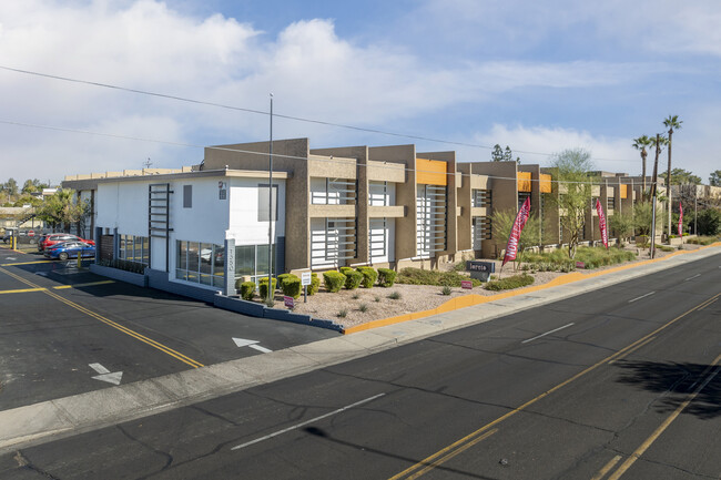 The Loreto Apartments in Phoenix, AZ - Building Photo - Building Photo