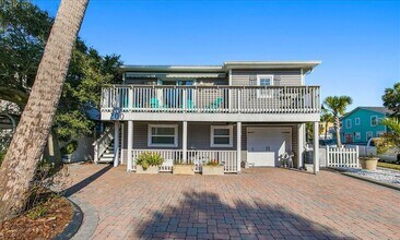 200 Walnut St in Neptune Beach, FL - Building Photo - Building Photo