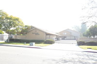 Oxford Park Apartments in Chula Vista, CA - Foto de edificio - Building Photo