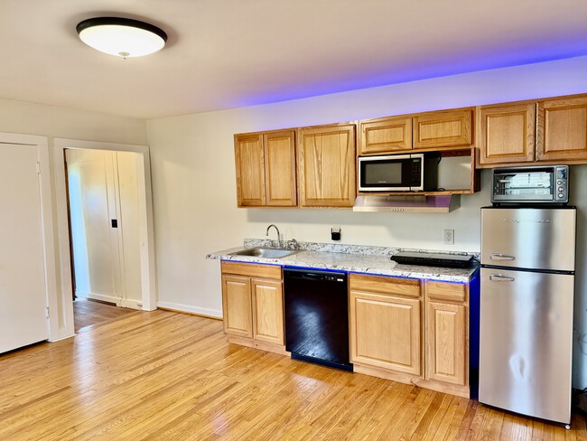 4 Hillside Ave, Unit 1 in Goldens Bridge, NY - Foto de edificio - Building Photo