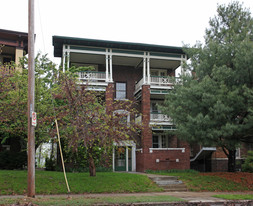 2734 Charlotte St Apartments