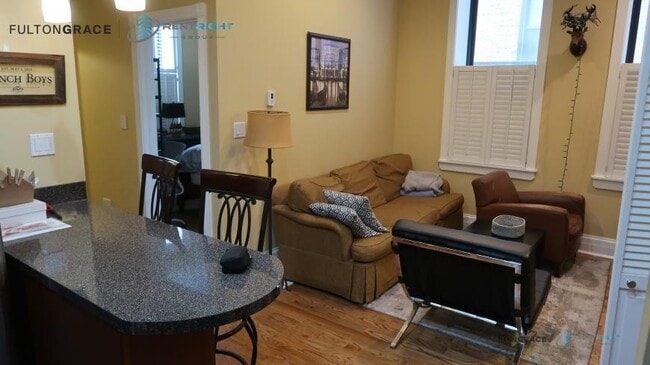1361 N Ashland Ave in Chicago, IL - Building Photo - Building Photo