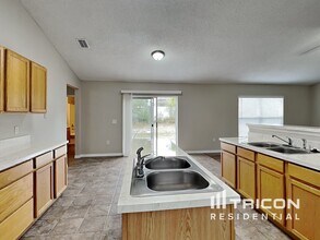 9297 Oak Grove St in Spring Hill, FL - Building Photo - Building Photo