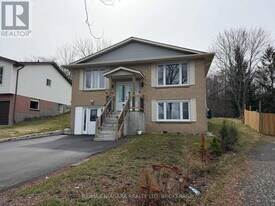 42 Hemlock St in St Catharines, ON - Building Photo