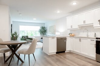 49 Forest Hill Rd in Fredericton, NB - Building Photo - Building Photo