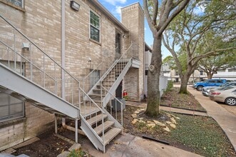 10733 Braes Bend Dr in Houston, TX - Building Photo - Building Photo