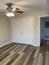 1925 E Oakton St, Unit 2D in Des Plaines, IL - Building Photo - Building Photo