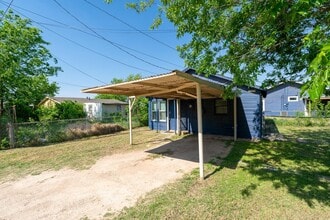 1341 Hickory St, Unit .5 in Abilene, TX - Building Photo - Building Photo