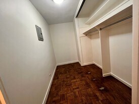 435 E 79th St, Unit 8M in New York, NY - Building Photo