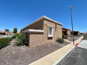 501 W Tonopah Dr in Phoenix, AZ - Foto de edificio - Building Photo