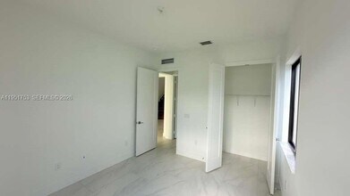 19700 NE 14th Ave in Miami, FL - Building Photo - Building Photo