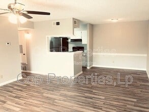 1819 Babcock Rd in San Antonio, TX - Building Photo - Building Photo